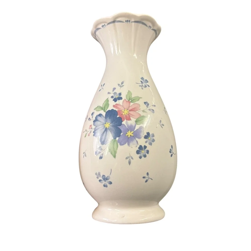 Nikko Ceramics charming dauphine